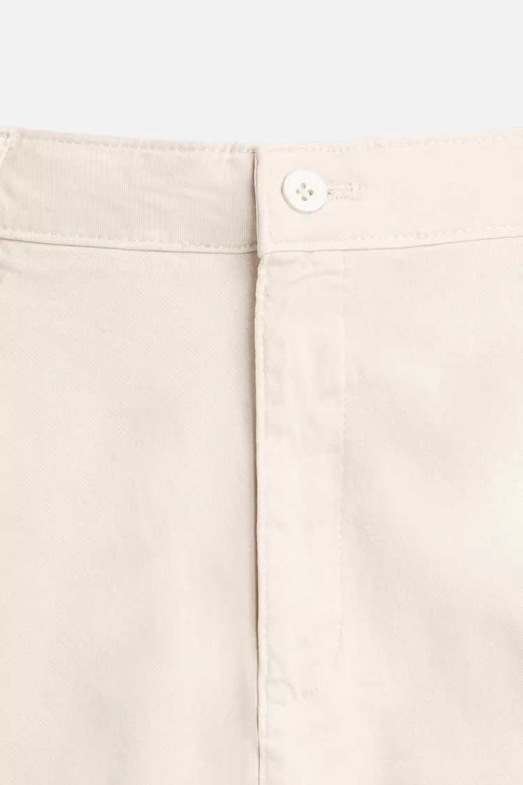 Pantalón chino de corte ajustado